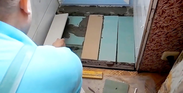 How to quickly and reliably make a threshold for a balcony from leftover plasterboard and tiles