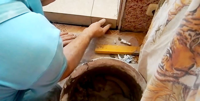 Come realizzare in modo rapido e affidabile una soglia per un balcone con cartongesso e piastrelle rimanenti