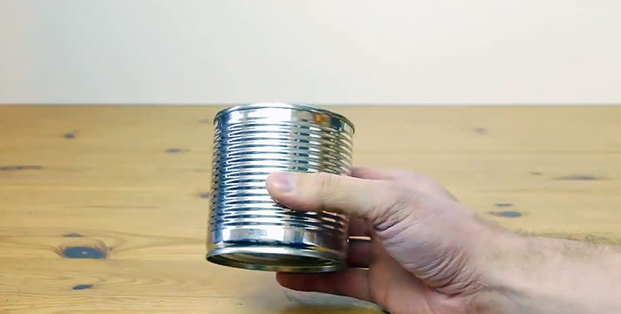 Cómo abrir una lata con una cuchara
