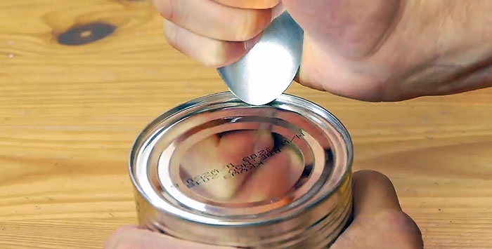 Cara membuka tin dengan sudu