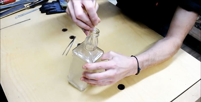 Jak umieścić drabinę w butelce