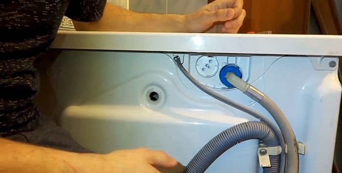 A mosógépből való poröblítéssel kapcsolatos problémák megoldása