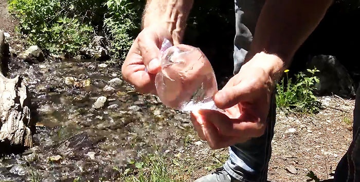 Comment allumer un feu en utilisant un sac en plastique