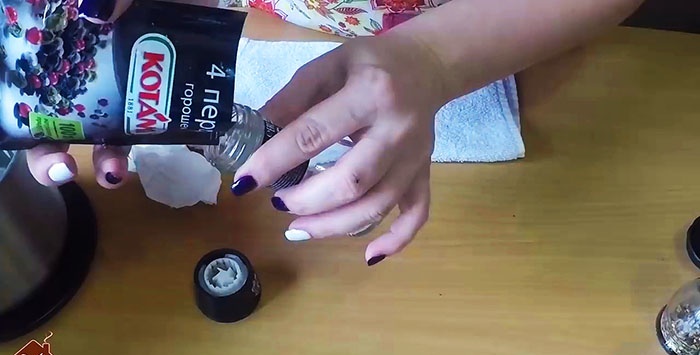 How to Refill a Disposable Spice Grinder