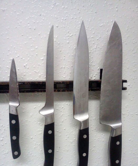 Jak opravit kuchyňský nůž se zlomenou špičkou