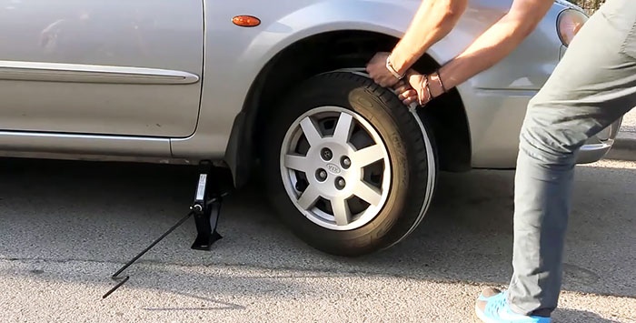 Hogyan indítsunk el egy autót lemerült akkumulátorral