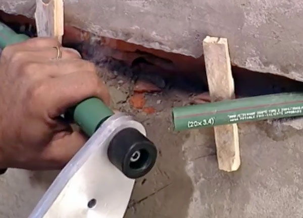 Isang propylene pipe ang nabutas Dalawang teknolohiya sa pagkukumpuni