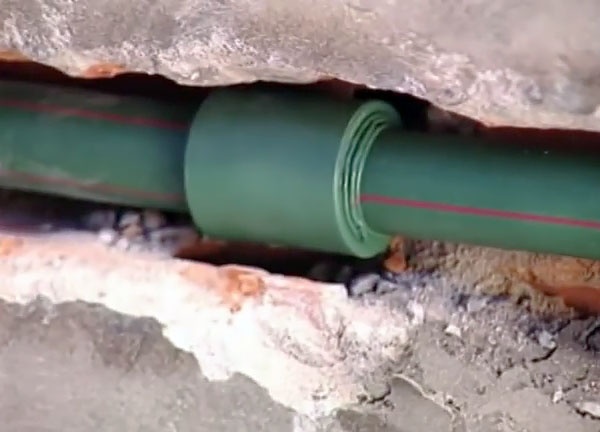 A propylene pipe was pierced Two repair technologies