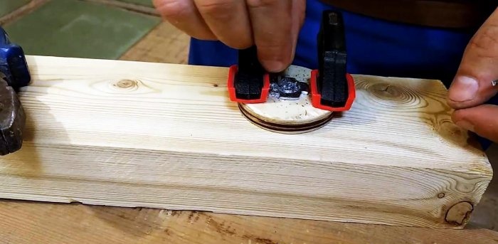 Bir tezgah için basit bir marangoz mengenesi nasıl yapılır