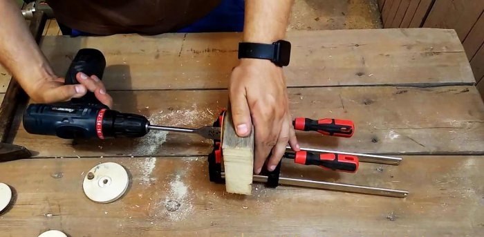 Sådan laver du en simpel tømrer skruestik til et arbejdsbord