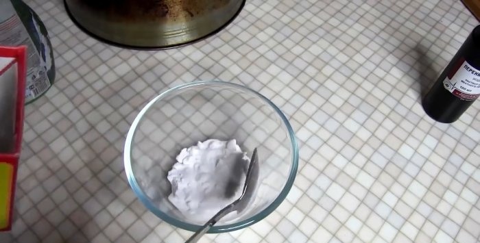 Kā 10 minūtēs notīrīt traukus no oglekļa nogulsnēm un taukiem - pagatavojiet supertīrītāju ar savām rokām