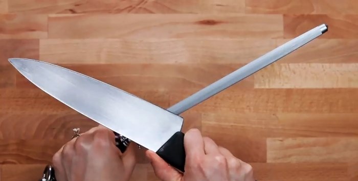3 najpovoljnija načina za oštrenje kuhinjskog noža