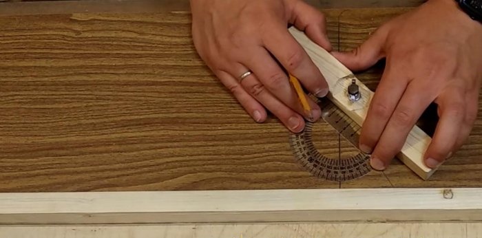 Házi készítésű állvány szúrófűrészhez - eszköz a tökéletes vágáshoz