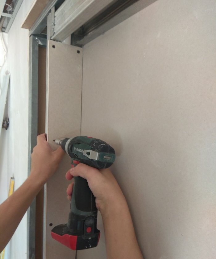 DIY plasterboard box para sa TV