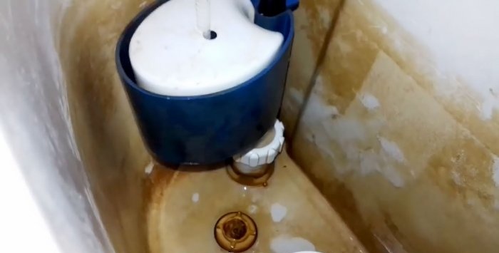 Una forma rápida y cien por cien de arreglar una cisterna de inodoro con fugas