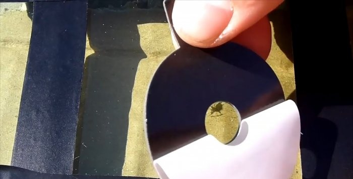 Eenvoudige reparatie van een chip op de voorruit van een auto