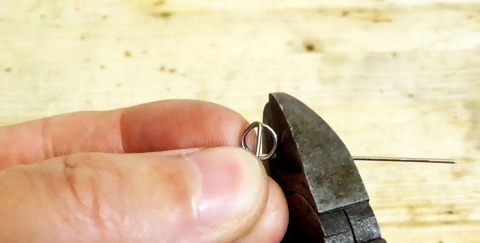 Cum să transformi un șurub într-o încuietoare cu combinație