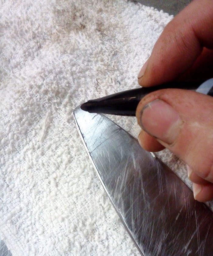 Comment réparer un couteau de cuisine avec une pointe cassée