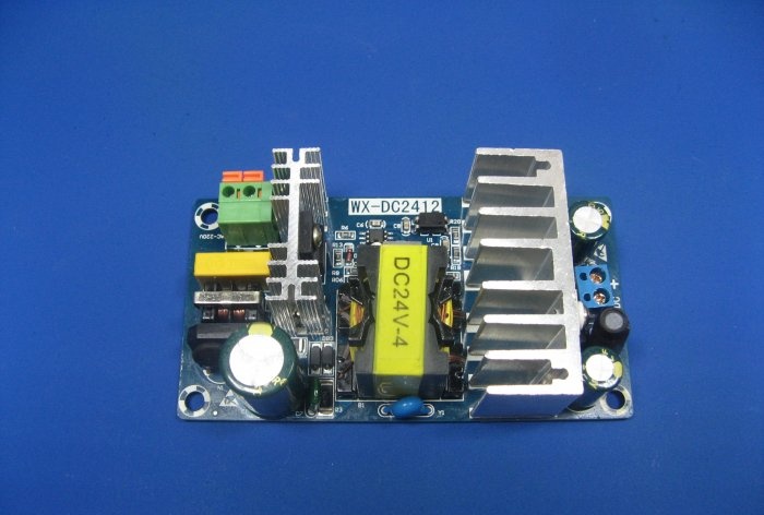 Compact regulated power supply 24V 5A