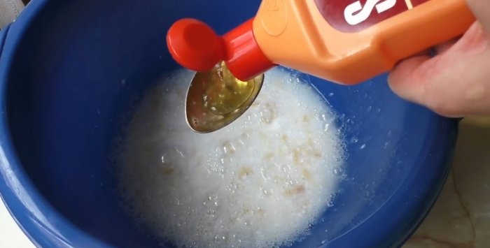 How to easily clean a dirty pan from carbon deposits