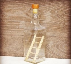 איך לשים סולם בבקבוק
