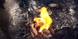 Como iniciar um incêndio usando um saco plástico