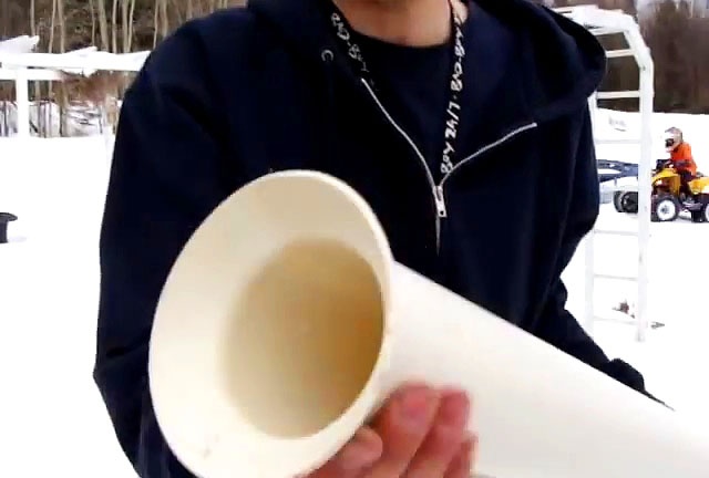 Paano gumawa ng palda ng funnel sa dulo ng PVC pipe