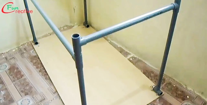 How to quickly make a desktop from PVC pipes