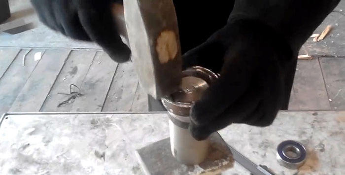 Cómo hacer rápidamente una carcasa de cojinete a partir de una tubería.
