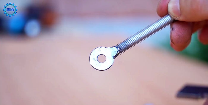 Hjemmelavet crimp til at krympe rørformede ører på et kabel