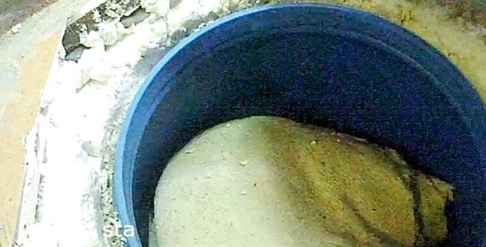 Cum să faci o mini-pivniță dintr-un butoi într-un garaj la dacha