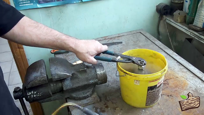 Как да превърнем зъбно колело в пълноценна резачка за дърва