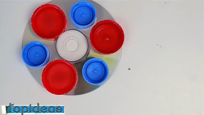 Trois idées d'artisanat à base de capsules de bouteilles en plastique