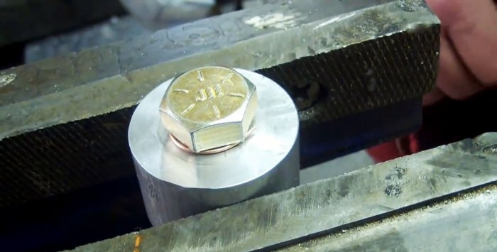 2 tricks for cutting threads with a bolt and sealing with copper wire