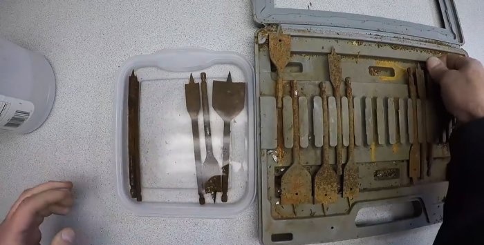 En elementær måde at genoprette et rustent værktøj, der ikke har været brugt i lang tid