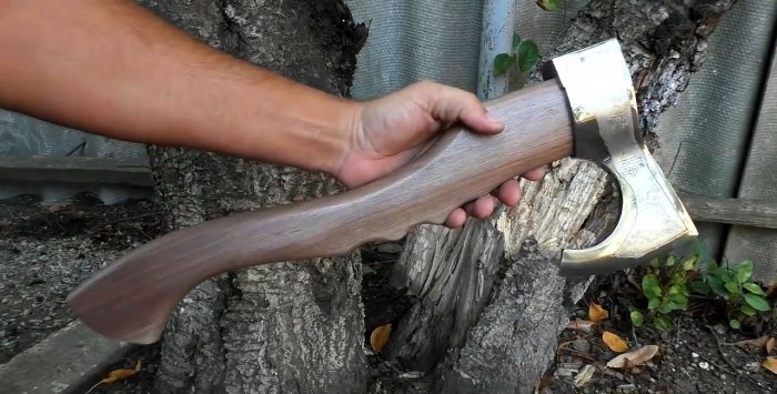 Awesome DIY Viking ax from an old rusty ax