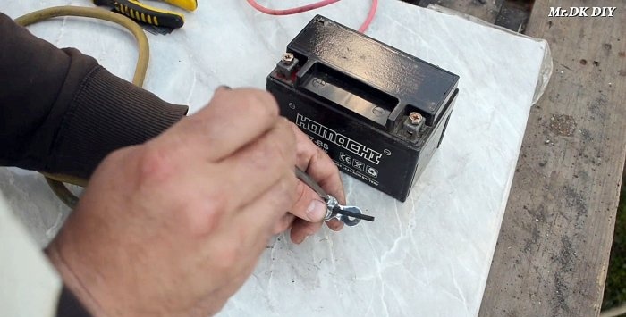 Machine à souder 12 V à partir d'une batterie pour souder des métaux fins