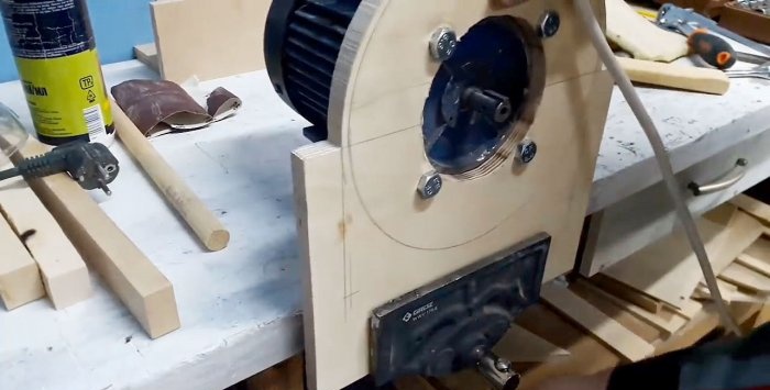 Μια πολύ απλή μηχανή λείανσης κατασκευασμένη από διαθέσιμα υλικά