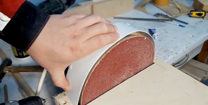 Een zeer eenvoudige slijpmachine gemaakt van beschikbare materialen
