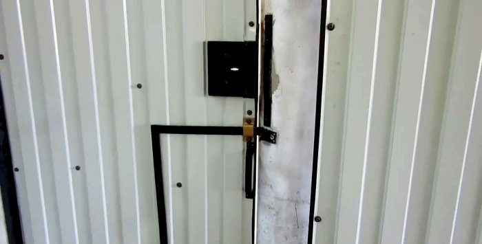 Sırlı bir kapı nasıl yapılır