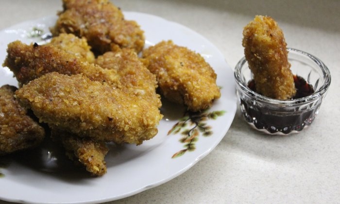 Nuggets di pollo croccanti impanati con mais