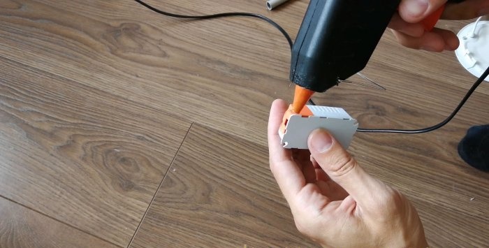 איך להכין מנורת רצפה UPPERLIG במו ידיך