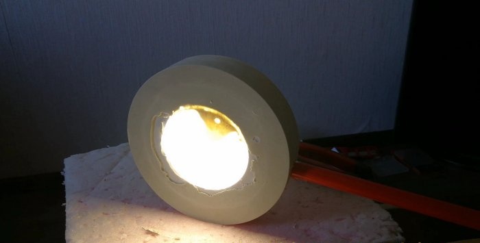 Hogyan készítsünk UPPERLIG állólámpát saját kezűleg