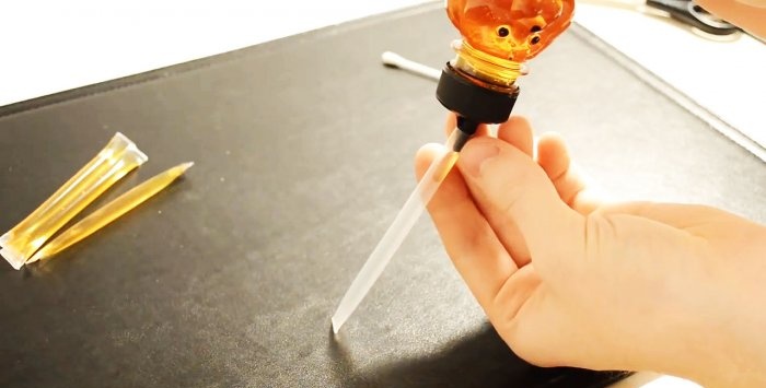 Cum se face un dozator dintr-un capac de sticla de plastic și cutii de utilizare