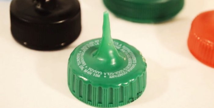 Как да си направим дозатор от пластмасова капачка на бутилка и кутии за употреба