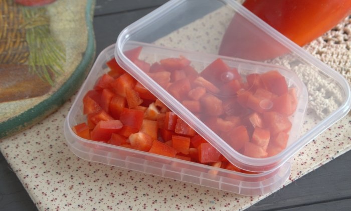 Paano I-freeze ang Peppers para Makatipid ng Space sa Refrigerator