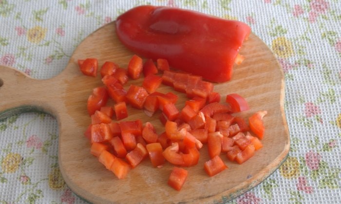Wie man Paprika einfriert, um Platz im Kühlschrank zu sparen