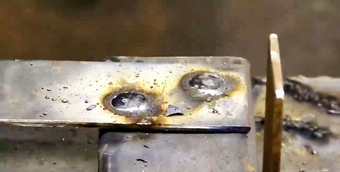 Conectando metal com rebites elétricos