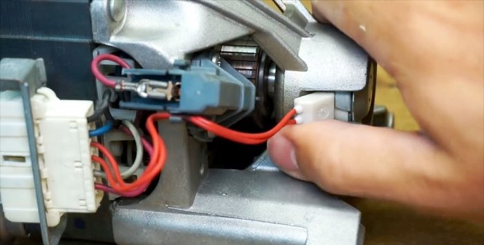Connexion du moteur de la machine à laver, introduction du contrôle de marche arrière et de vitesse