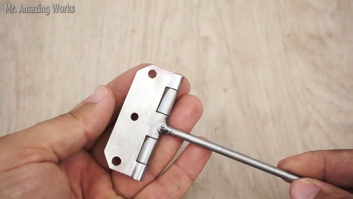 Useful DIY door hinge device